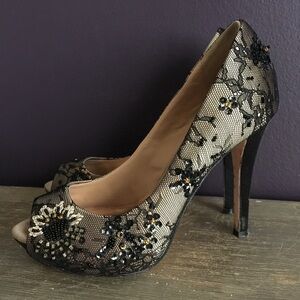 Badgley Mischka Women’s Stella Black Lace Embellished Heels Open Toe size 6 EUC
